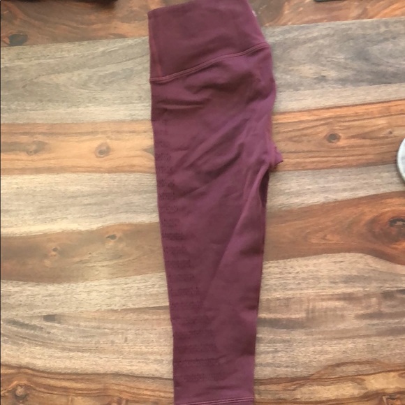 💕LULULEMON-NWOT Reveal Crop Stripes 17” (8) - Picture 6 of 10